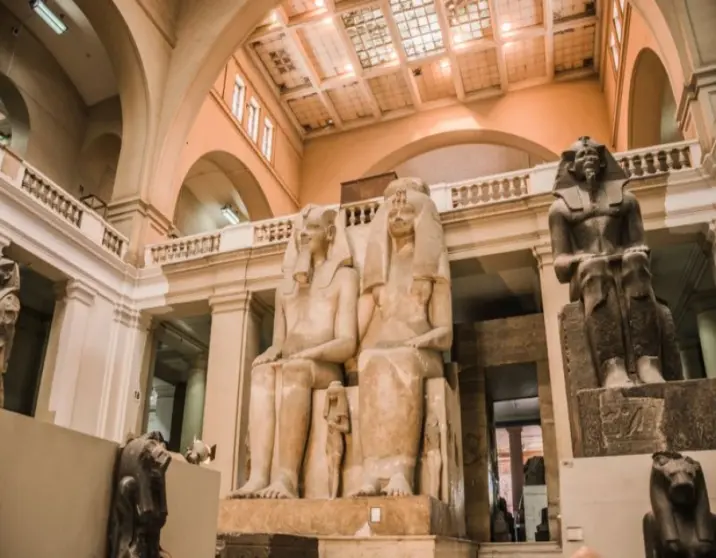 Full Day Tour : Giza Pyramids & Egyptian Museum in Cairo